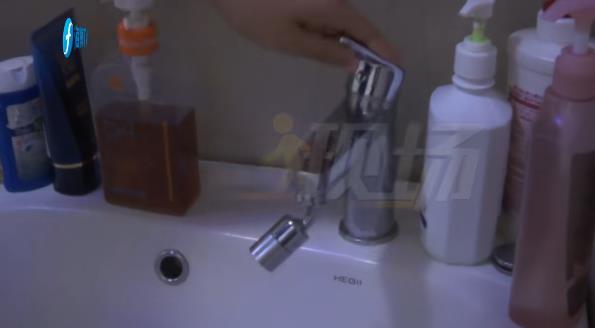 DƬ